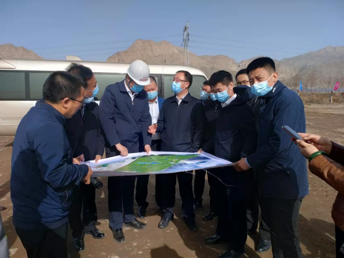 石嘴山市委書記王剛到寧夏興康恒潤農業(yè)科技發(fā)展有限公司項目基地視察